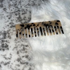 Kov blonde tortoise wide-tooth comb